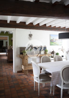 Nord france : Ancienne ferme en carré pour shooting photos ou tournage