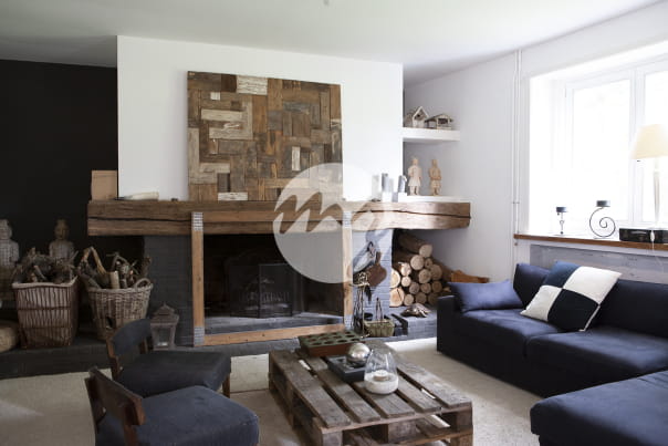 Nord france : Ancienne ferme en carré pour shooting photos ou tournage