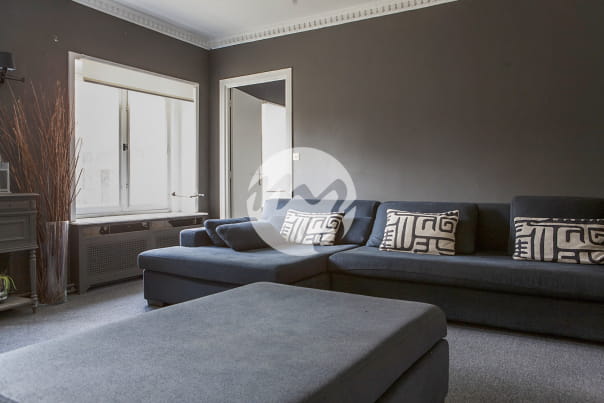 Nord france : Ancienne ferme en carré pour shooting photos ou tournage